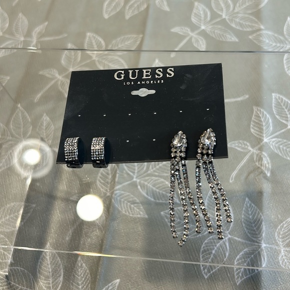 Ladies Guess Earrings. - Picture 1 of 4